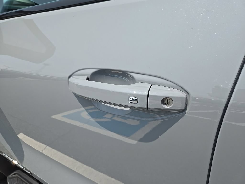 Used 2026 GMC Sierra EV Denali AWD/4WD image 12