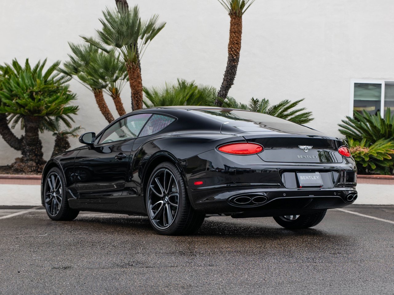 Used 2024 Bentley Continental GT image 3