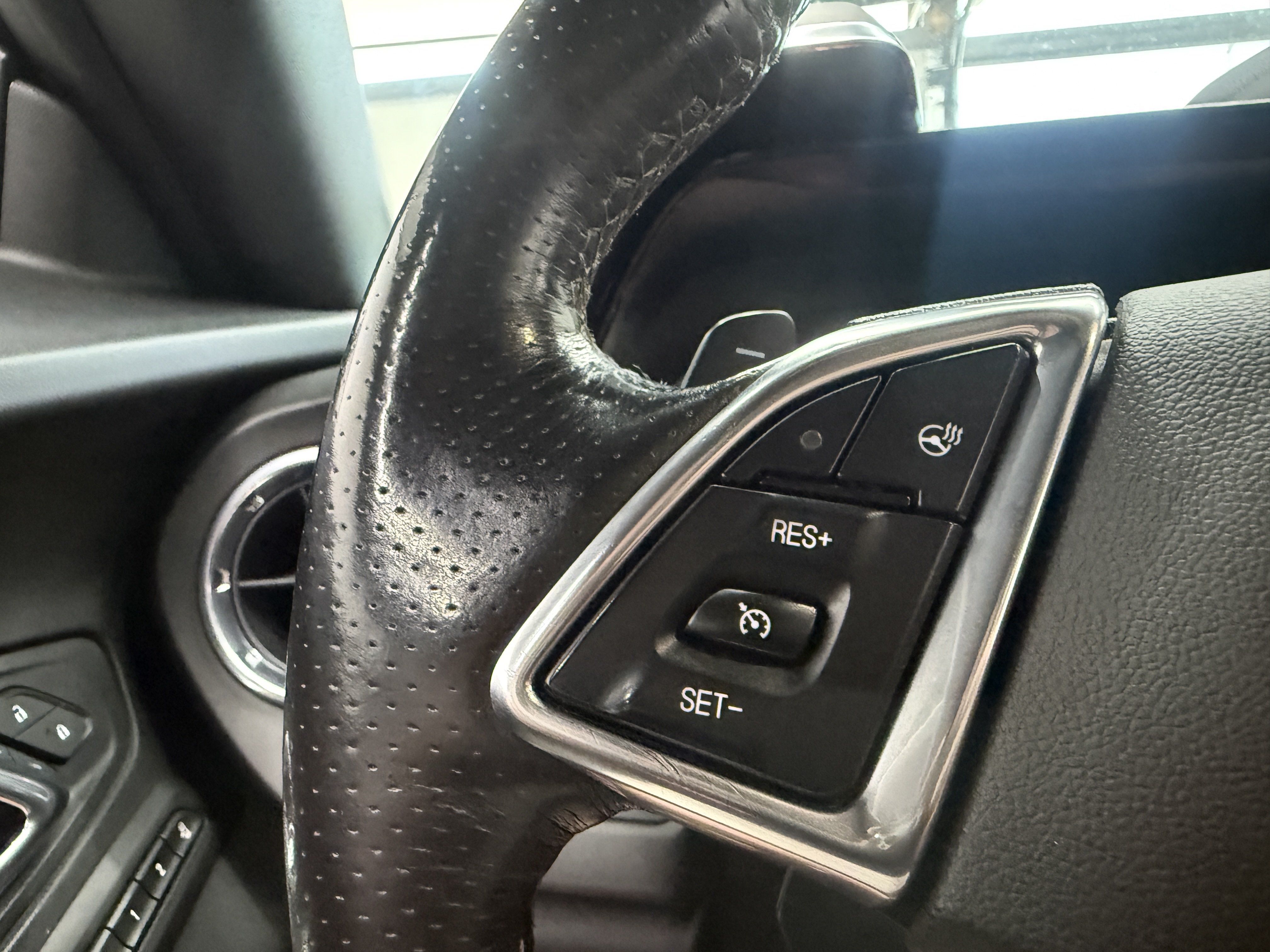 Used 2017 Chevrolet Camaro LT RWD image 13