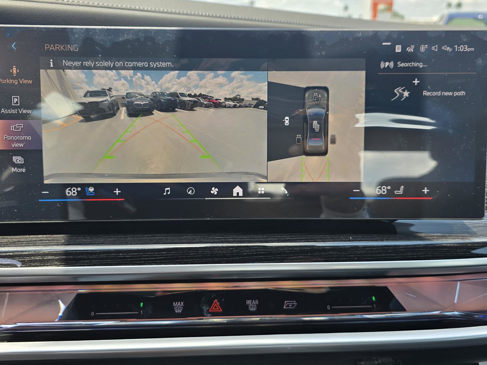 New 2025 BMW 750e xDrive w/ Premium Package image 22