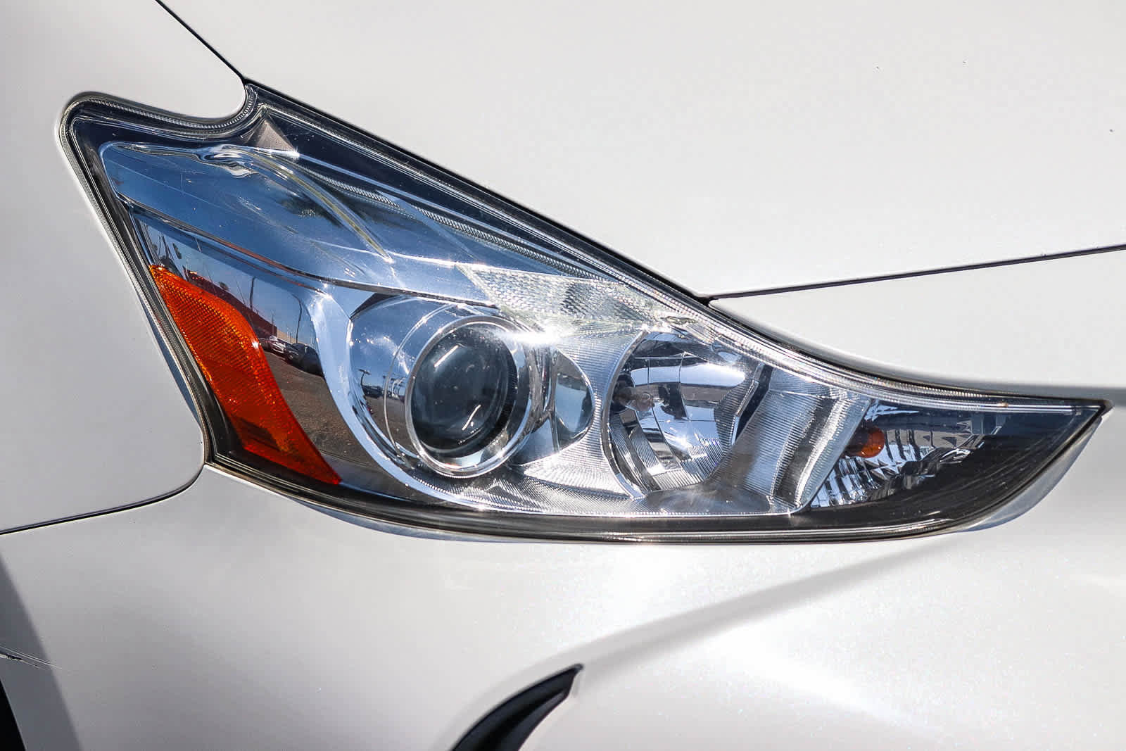 Used 2017 Toyota Prius V Two FWD image 4