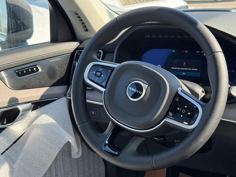 New 2026 Volvo XC90 T8 Ultra w/ Protection Package Premier image 7