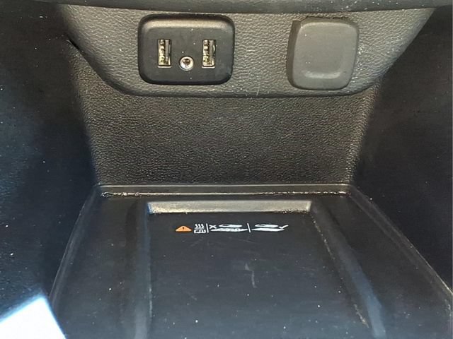 Used 2023 Chevrolet Traverse LT FWD image 22