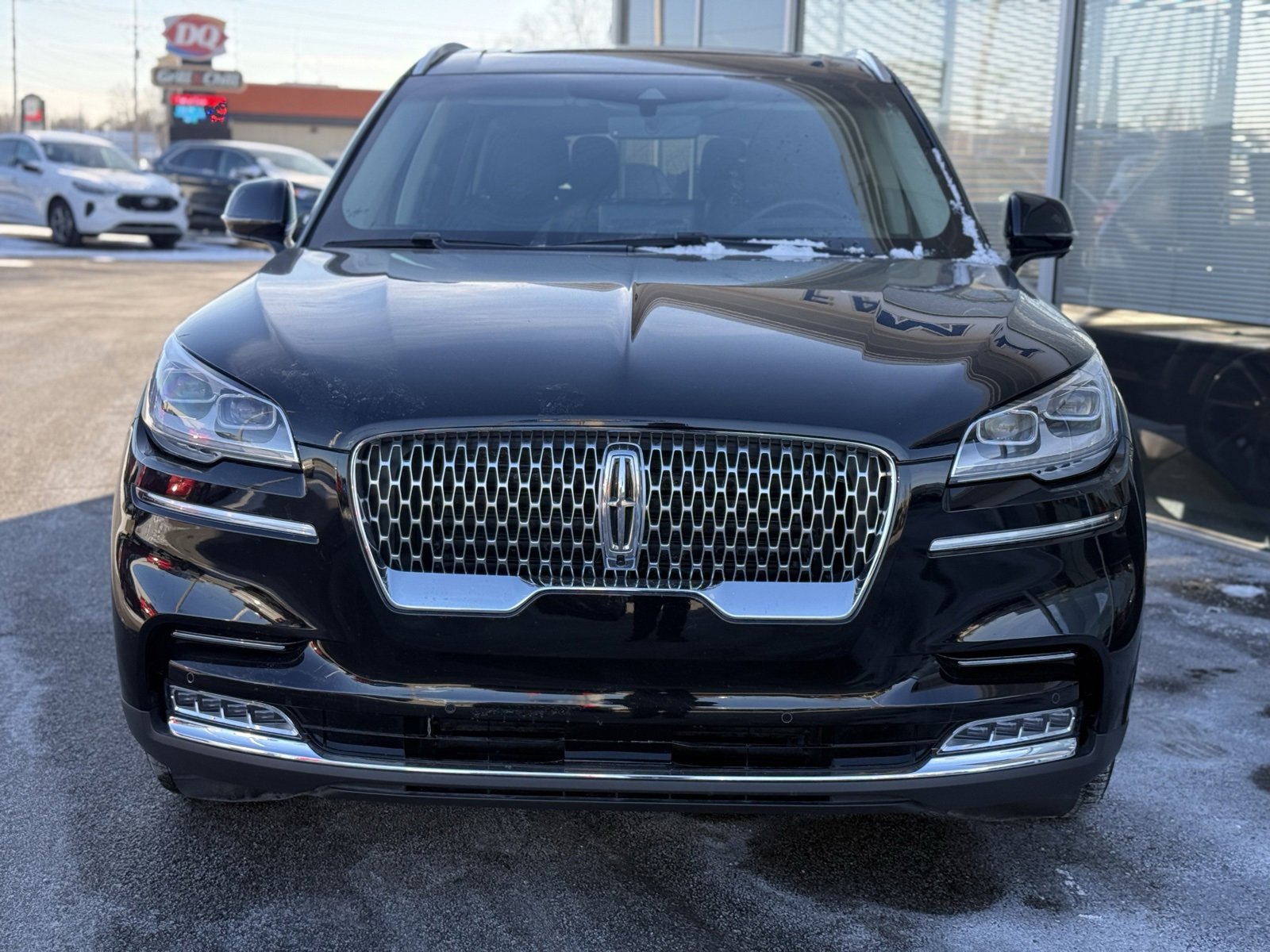 Used 2023 Lincoln Aviator Reserve w/ Equipment Group 201A image 2