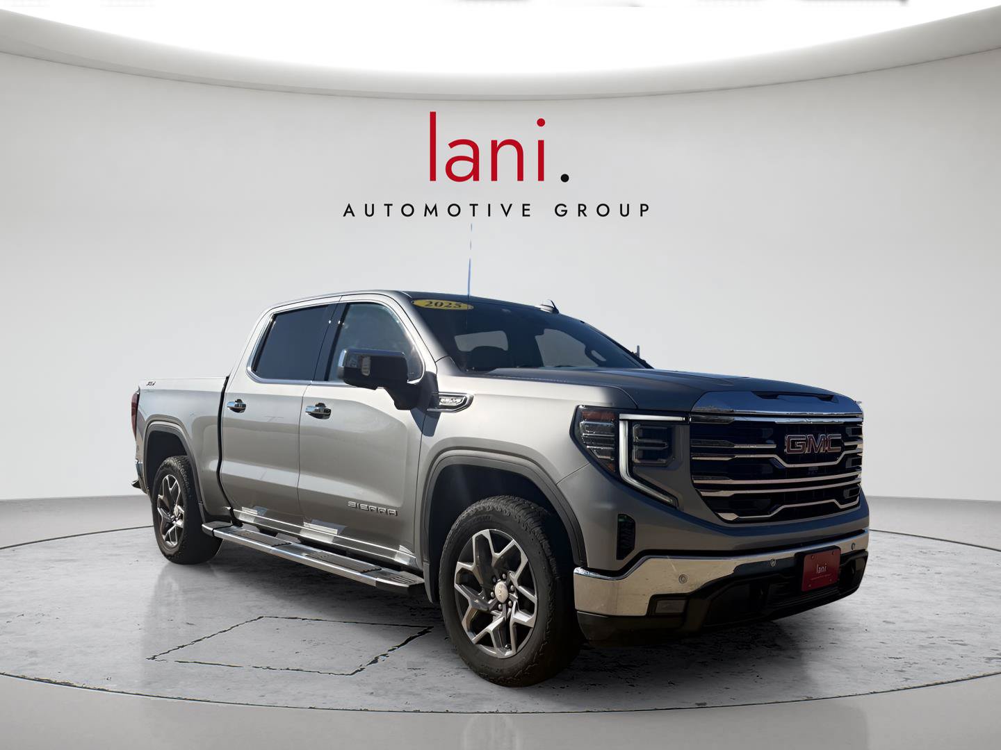 Used 2025 GMC Sierra 1500 SLT w/ SLT Premium Plus Package AWD/4WD image 3