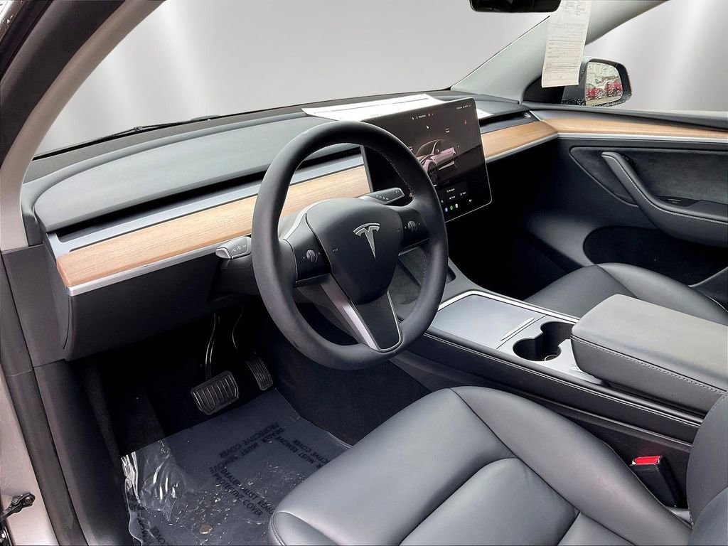 Used 2024 Tesla Model Y Long Range AWD/4WD image 16