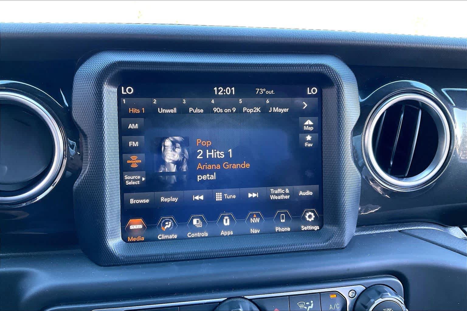 Used 2020 Jeep Wrangler Unlimited Sahara AWD/4WD image 31