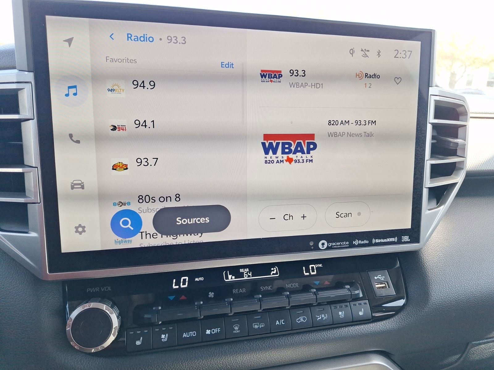 Used 2024 Toyota Sequoia Limited image 28