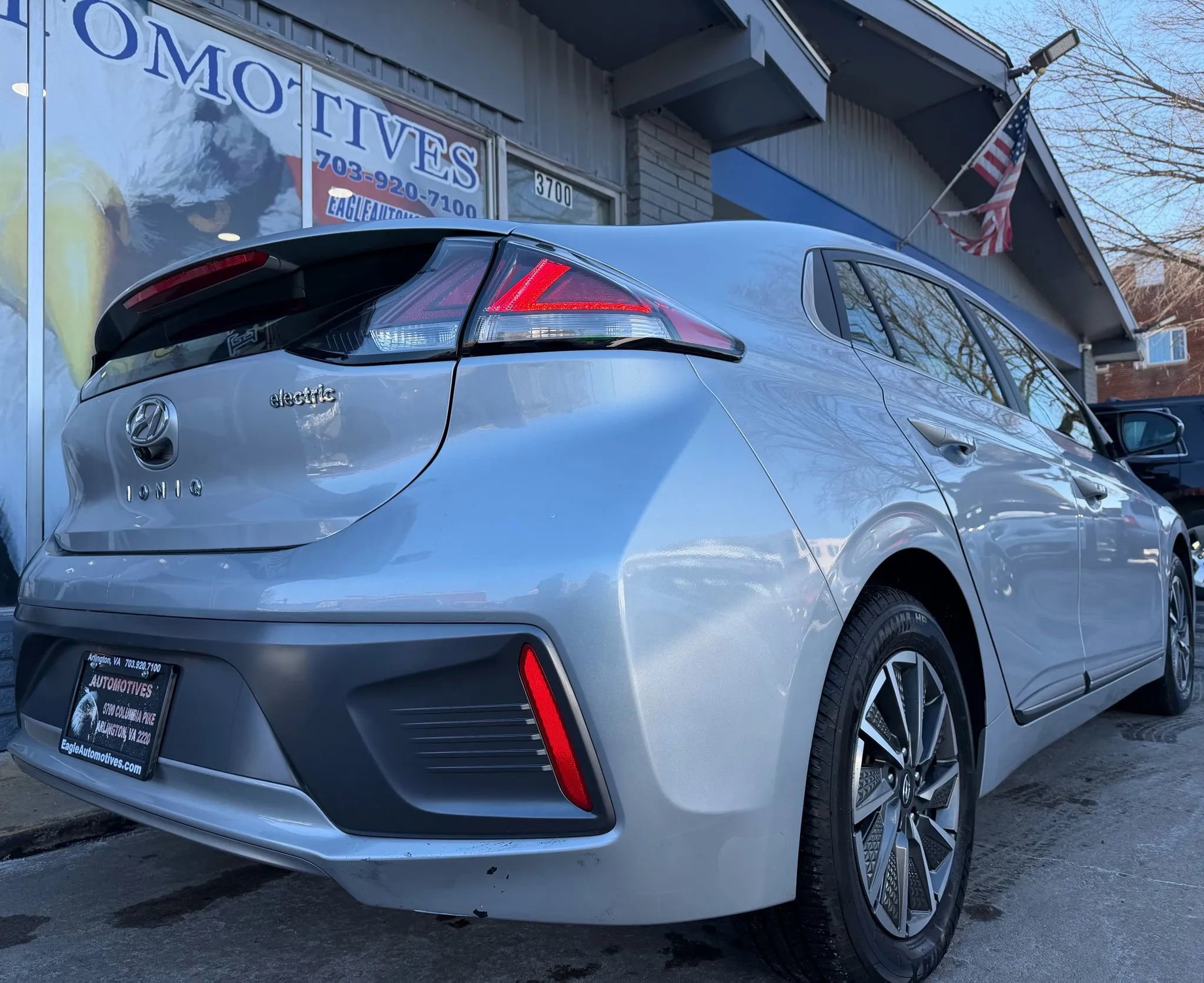 Used 2021 Hyundai Ioniq Limited image 3