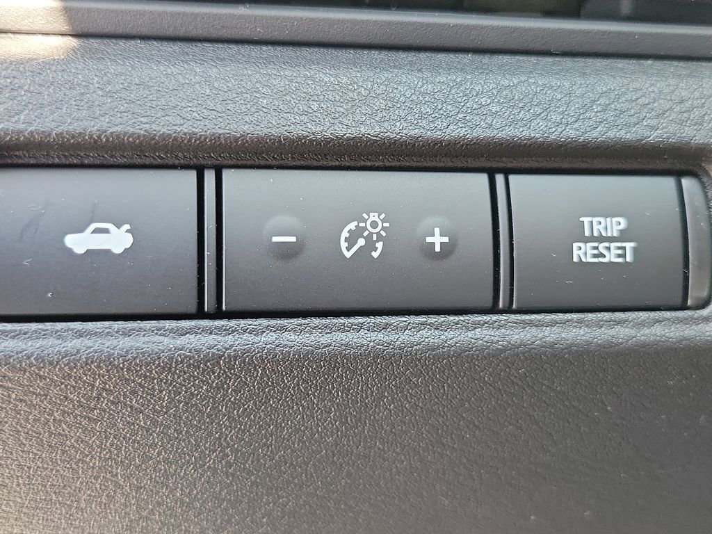 Used 2025 Nissan Altima 2.5 S FWD image 15