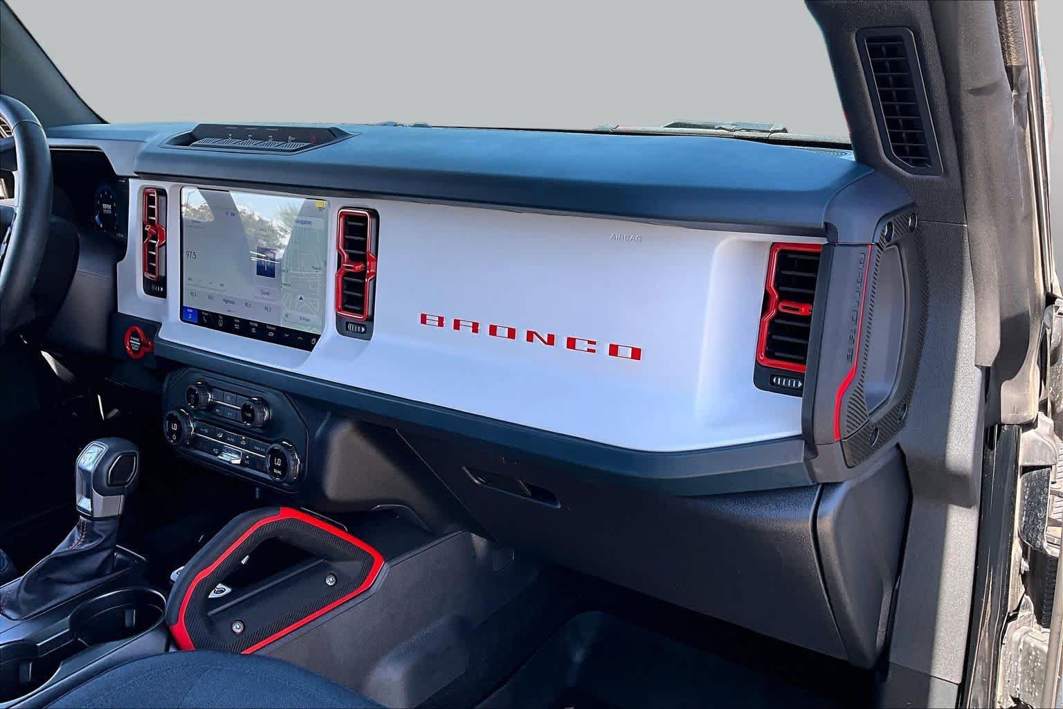 Used 2025 Ford Bronco Heritage Edition AWD/4WD image 18