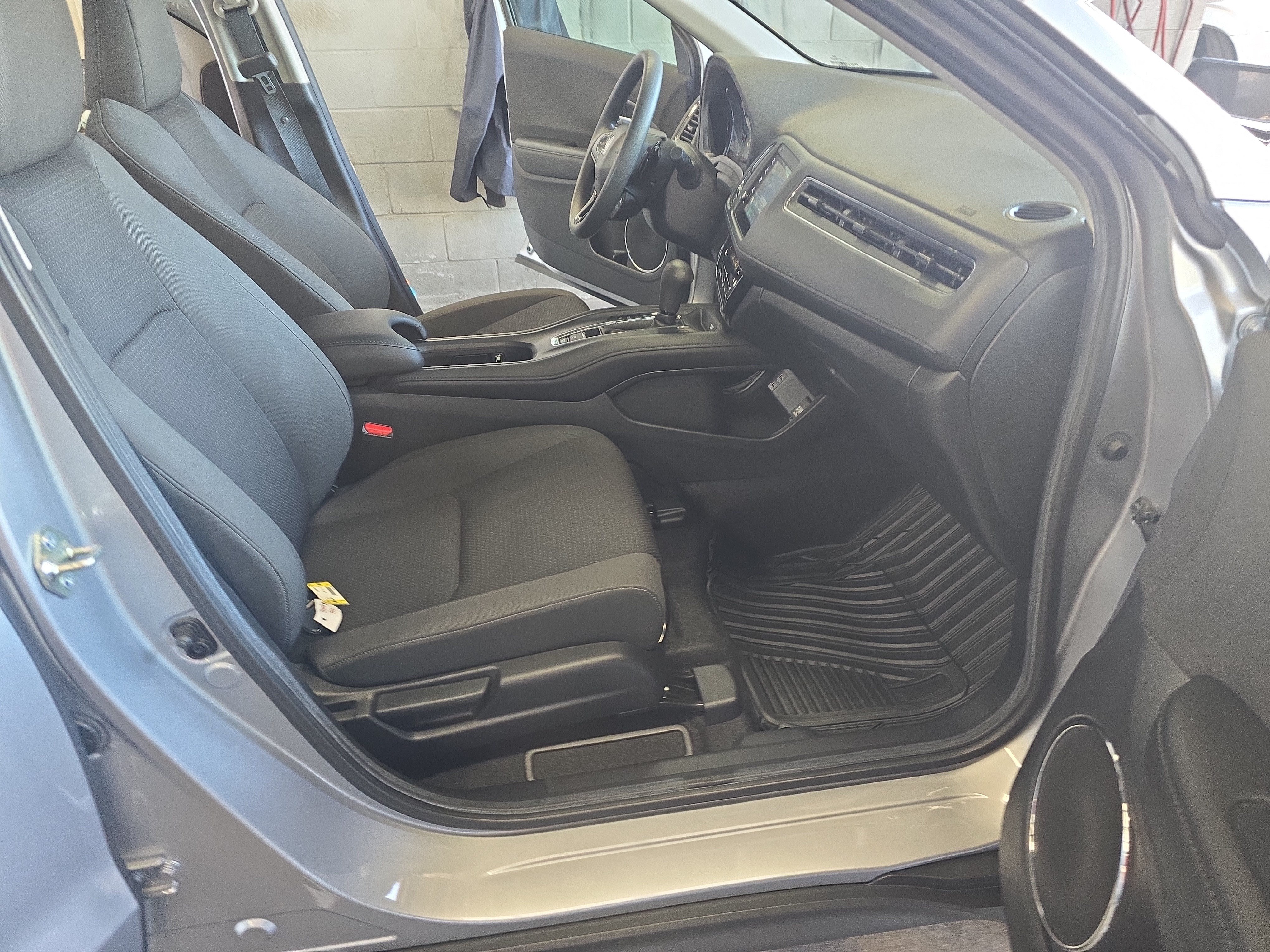 Used 2020 Honda HR-V EX image 10