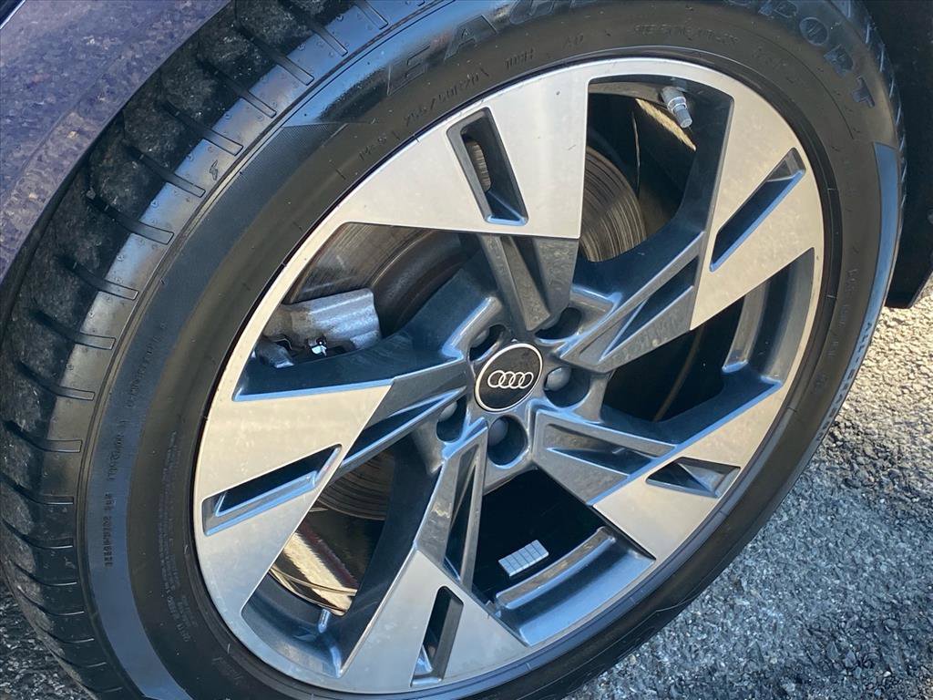 Used 2022 Audi e-tron Premium image 22