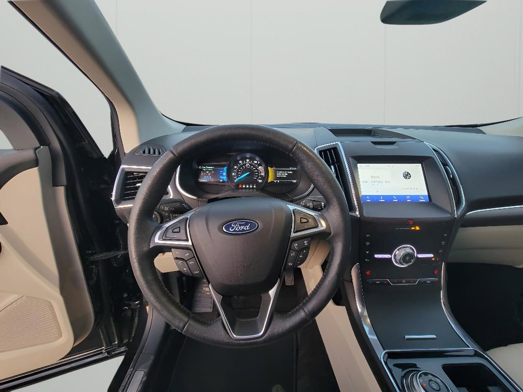 Used 2020 Ford Edge Titanium image 14