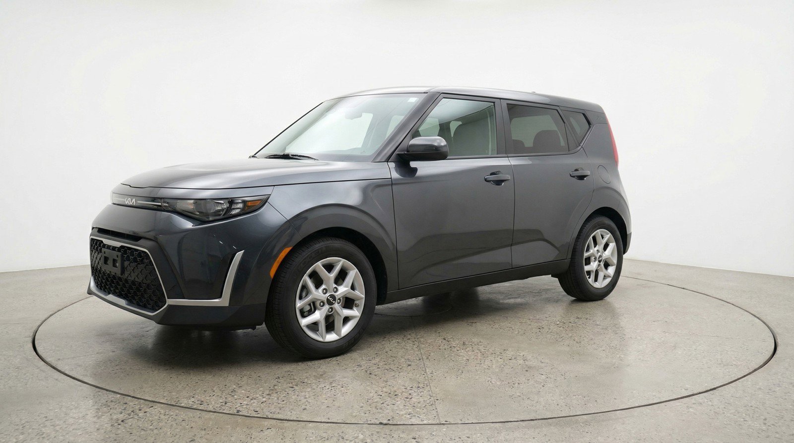 Used 2025 Kia Soul LX w/ LX Technology Package image 2