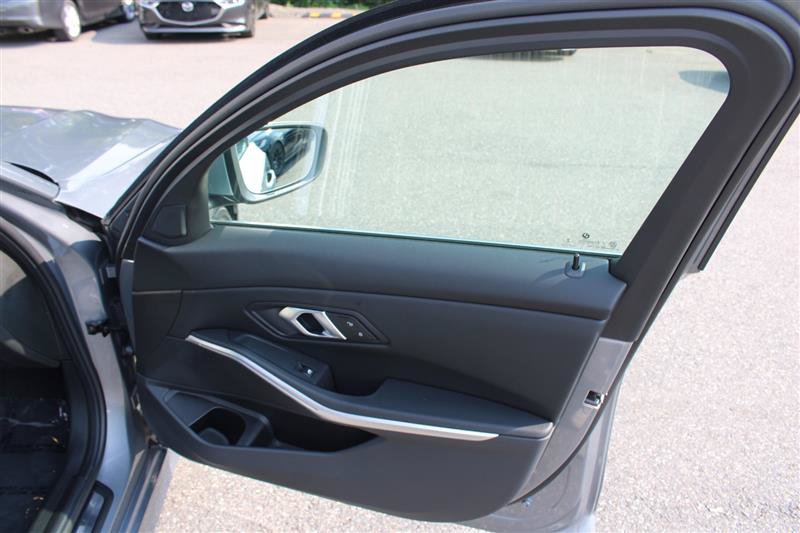 Used 2026 BMW 330i xDrive Sedan AWD/4WD image 15