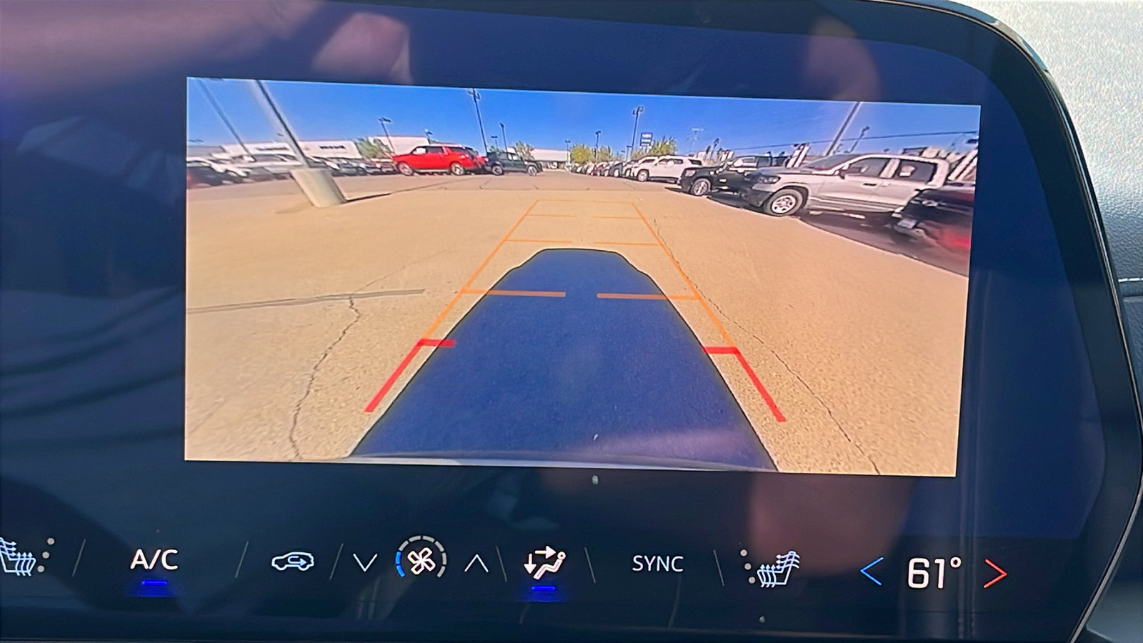 Used 2025 Chevrolet Traverse LT image 21