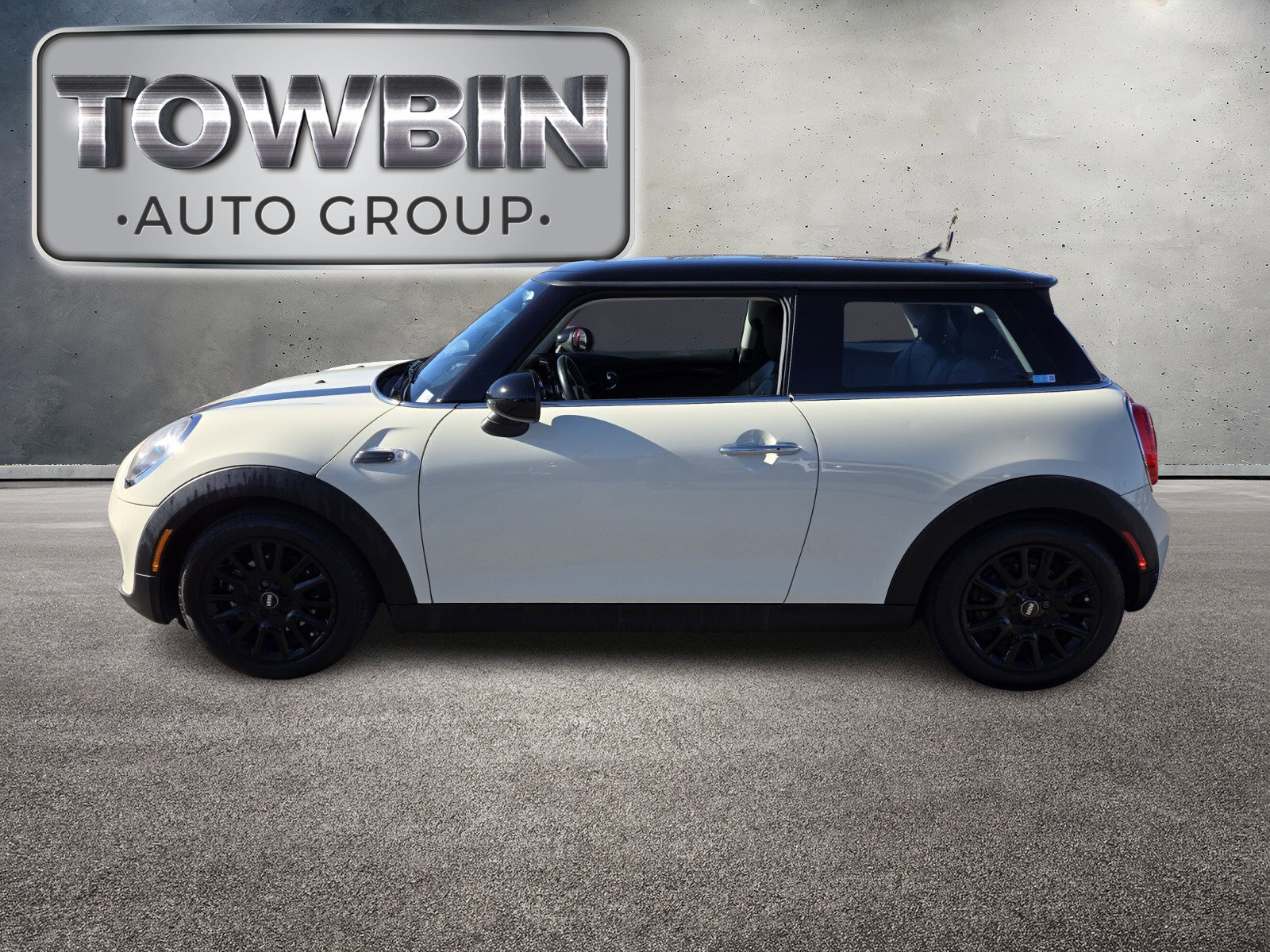 Used 2019 MINI Cooper 2-Door Hardtop image 7