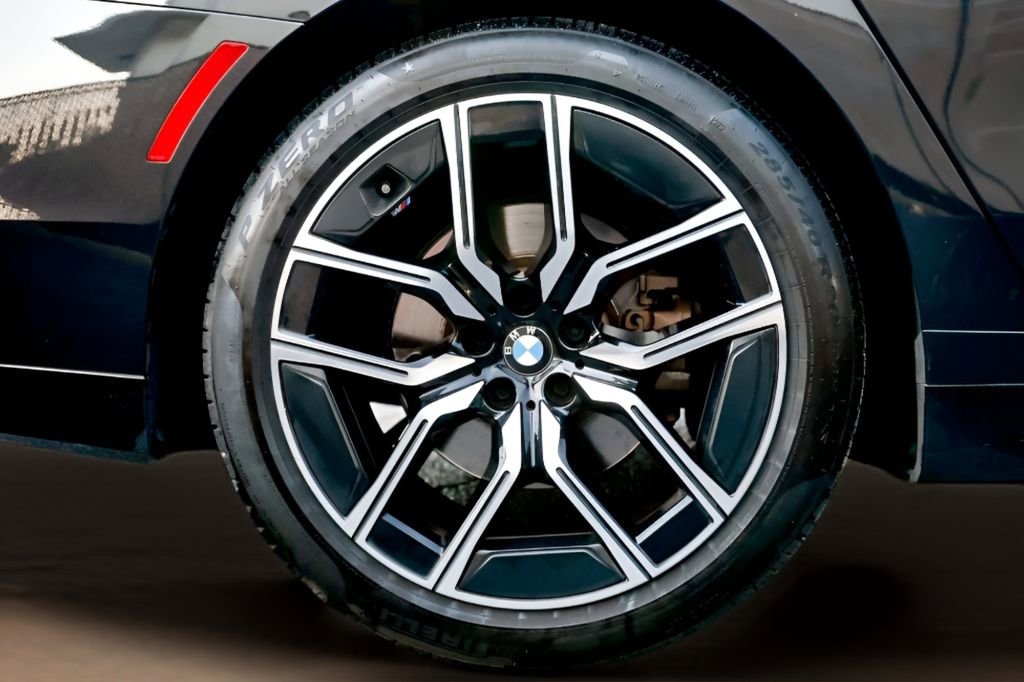 Used 2023 BMW 740i w/ Parking Assistance Package image 46