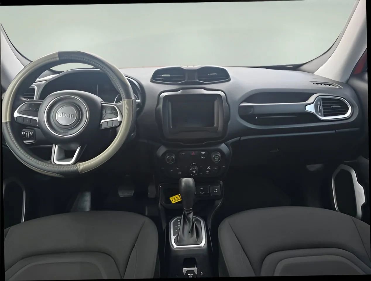 Used 2021 Jeep Renegade Latitude FWD image 13