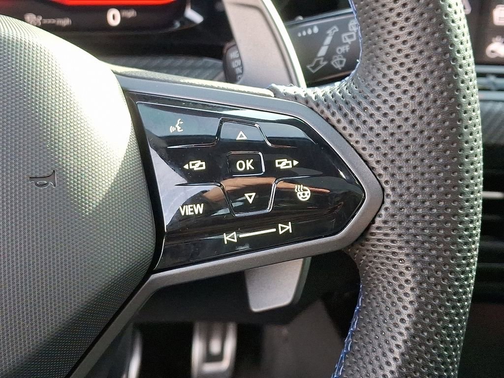 Used 2024 Volkswagen Golf R image 23