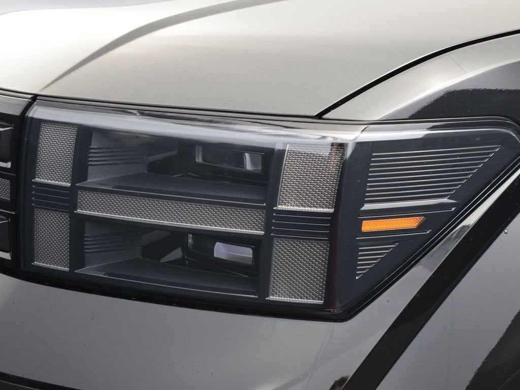 Used 2025 Hyundai Santa Fe Limited image 9