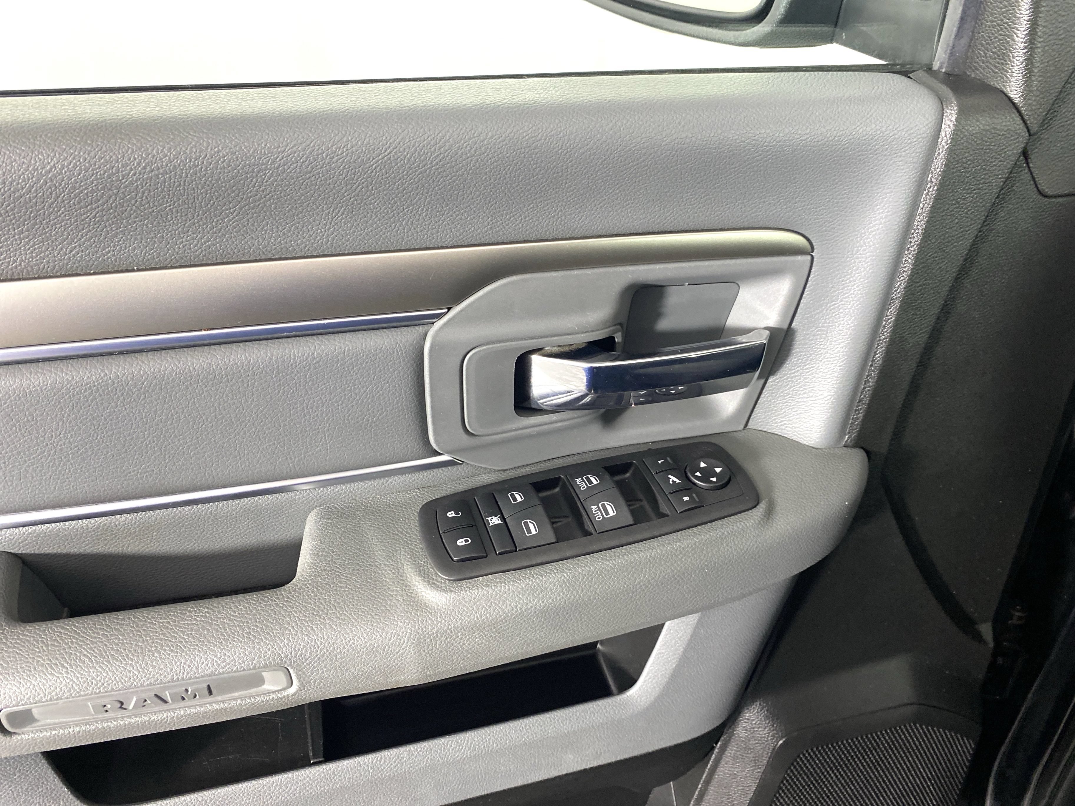 Used 2019 RAM 1500 Big Horn AWD/4WD image 14