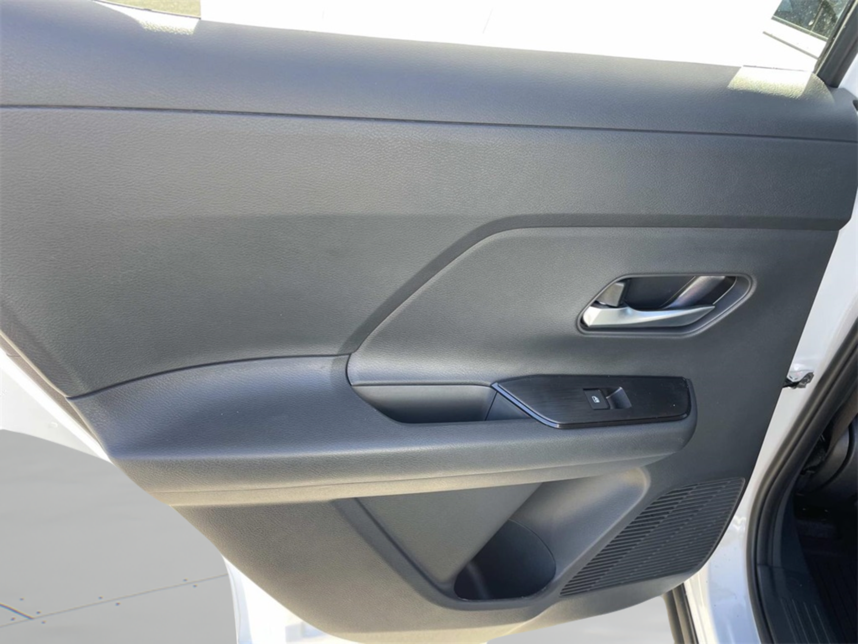 New 2026 Nissan Kicks SV w/ Cold Weather Package FWD image 9
