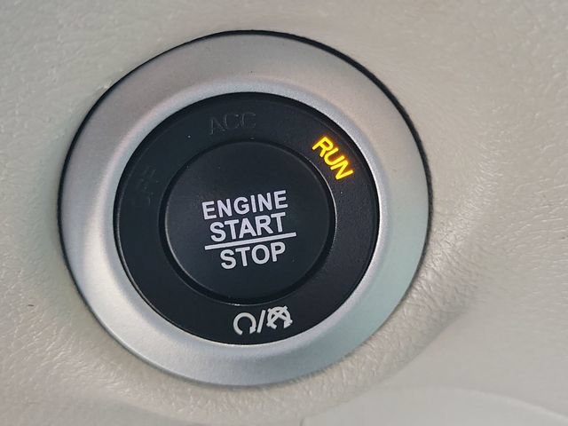 Used 2023 Chrysler Pacifica Touring-L FWD image 15