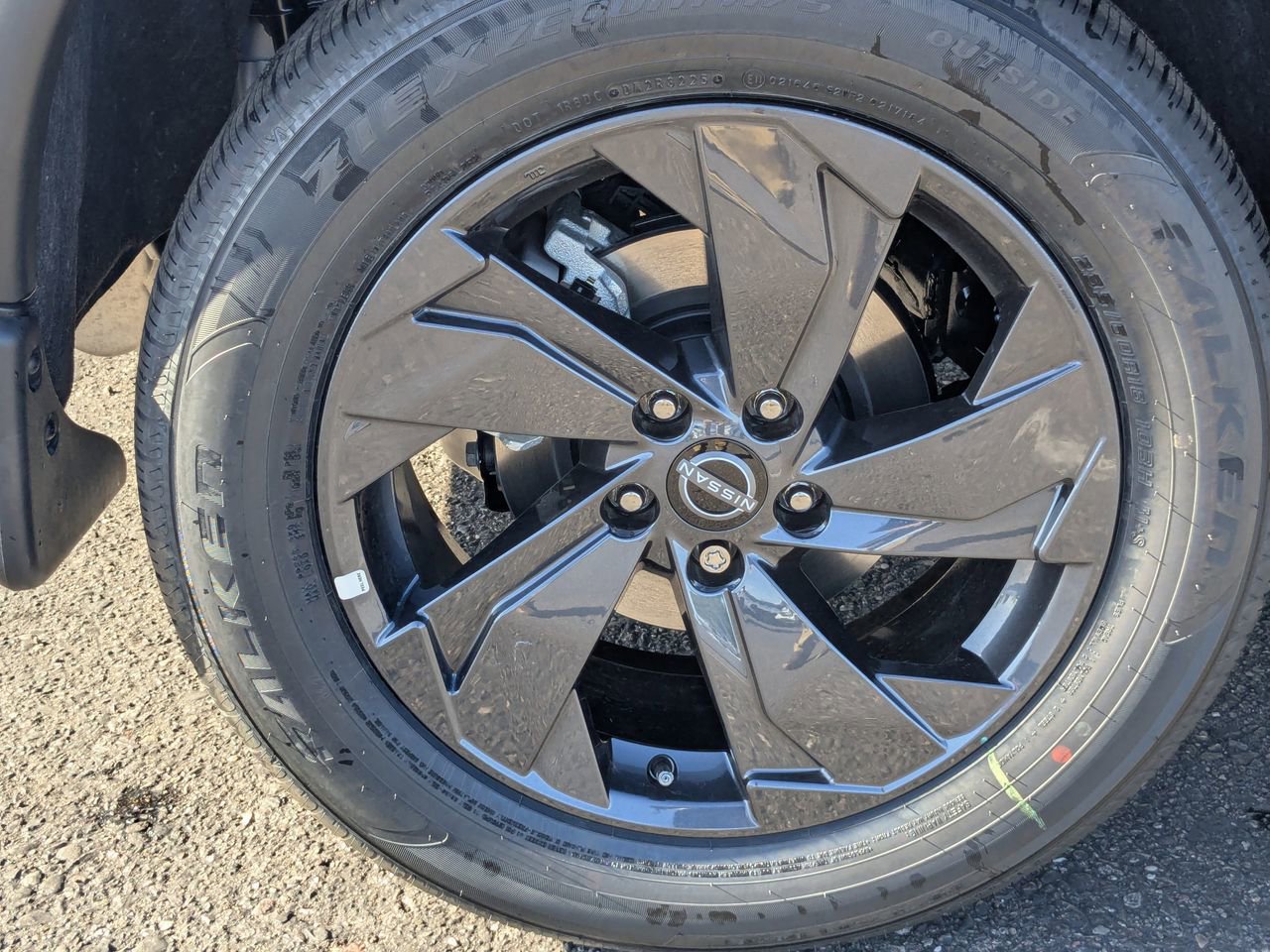 New 2026 Nissan Rogue SV FWD image 9