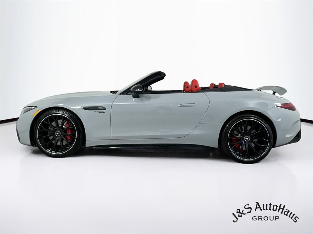 Used 2022 Mercedes-Benz SL 55 AMG 4MATIC w/ Driver Assistance Package image 4