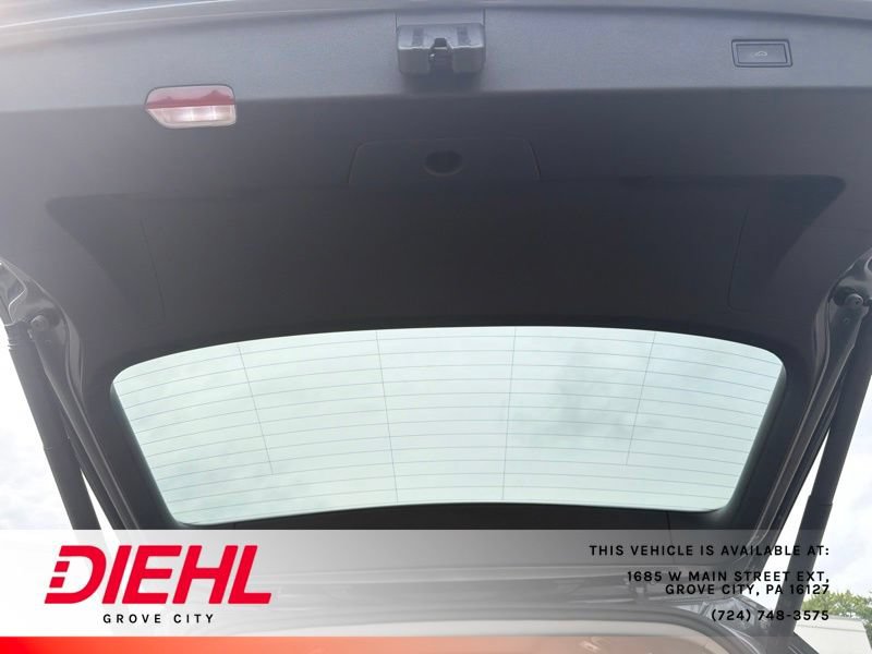 Used 2024 Volkswagen Tiguan SE AWD/4WD image 11