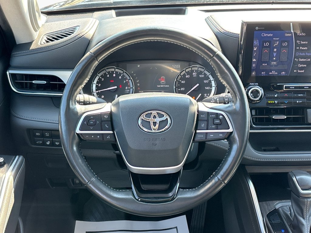 Used 2022 Toyota Highlander Platinum AWD/4WD image 24