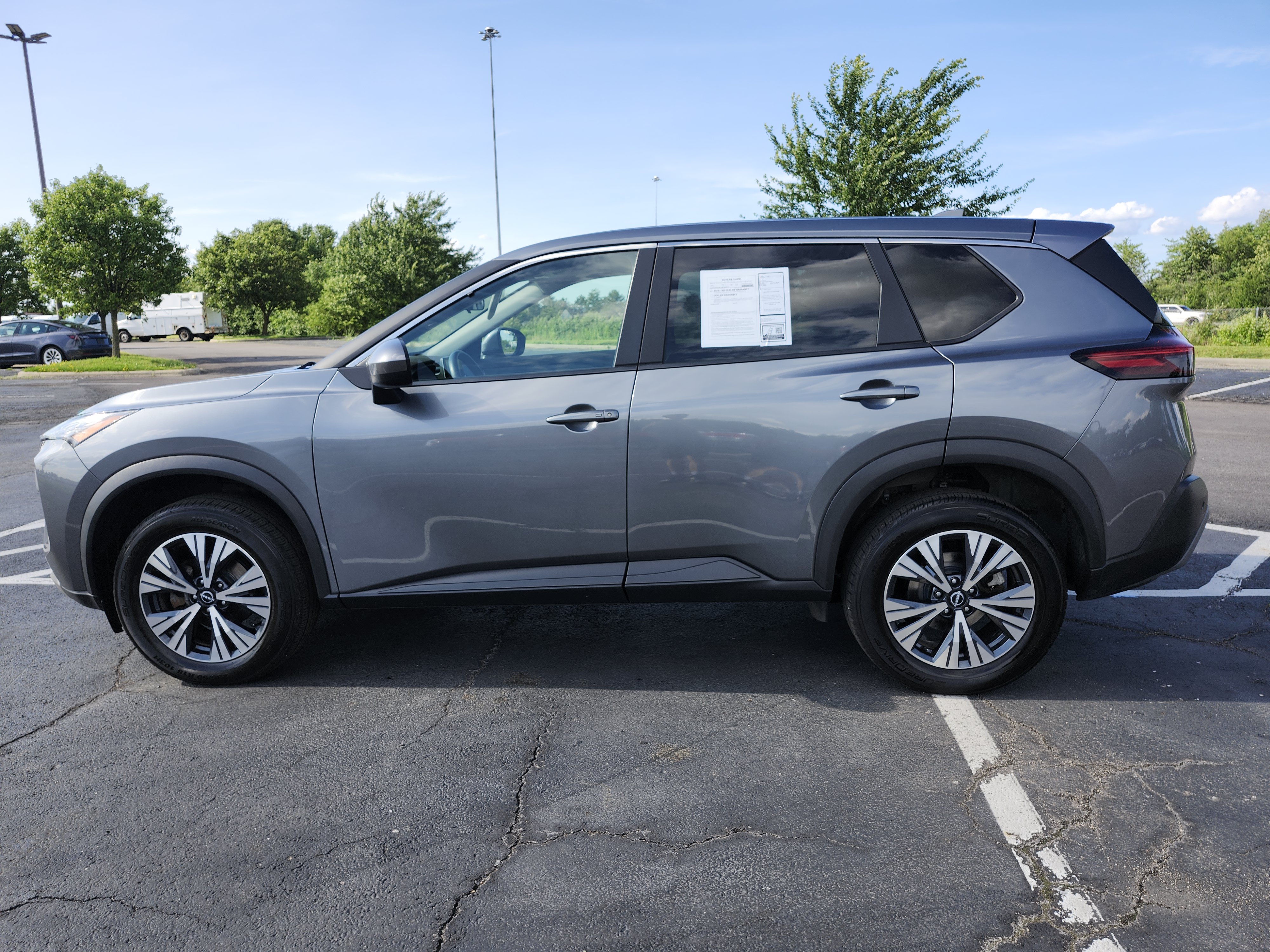 Used 2023 Nissan Rogue SV AWD/4WD image 12