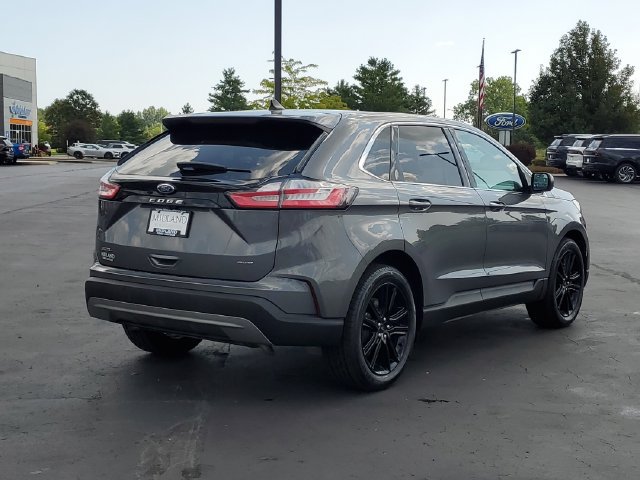 Used 2022 Ford Edge SEL w/ Cold Weather Package AWD/4WD image 3