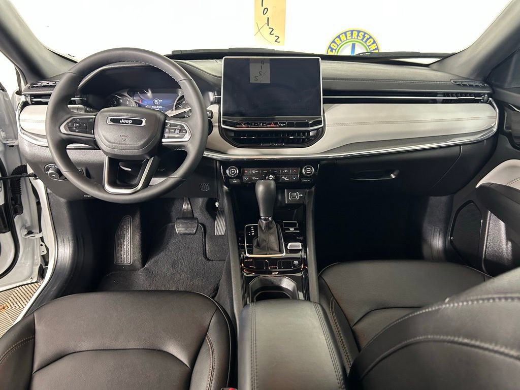 Used 2024 Jeep Compass Limited AWD/4WD image 7