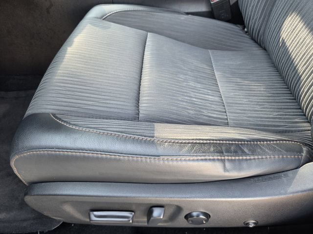 Used 2019 Toyota Highlander Plus FWD image 21