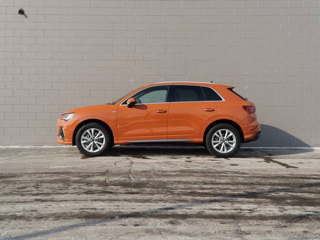 Certified 2025 Audi Q3 2.0T Premium Plus w/ Premium Plus Package video 2