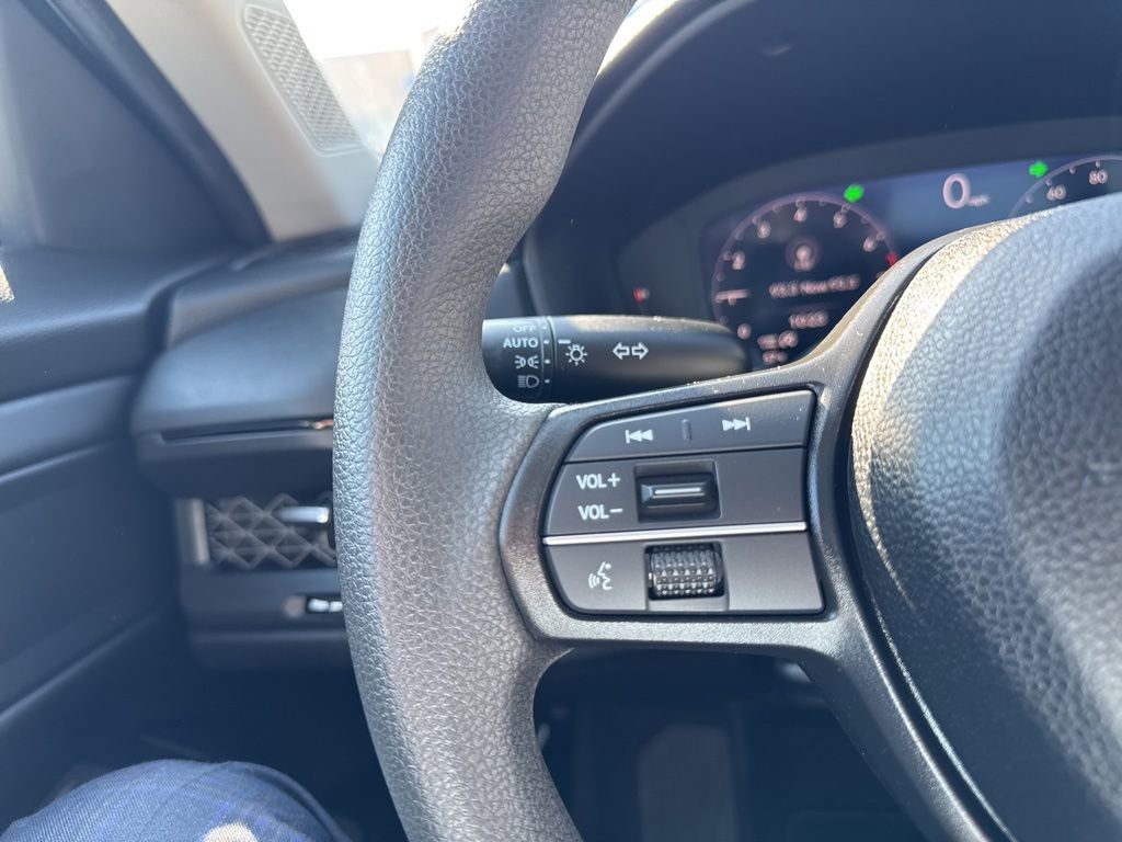 Used 2025 Honda Accord SE image 18