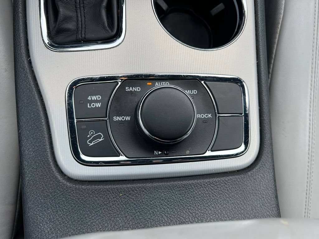 Used 2018 Jeep Grand Cherokee Limited AWD/4WD image 31