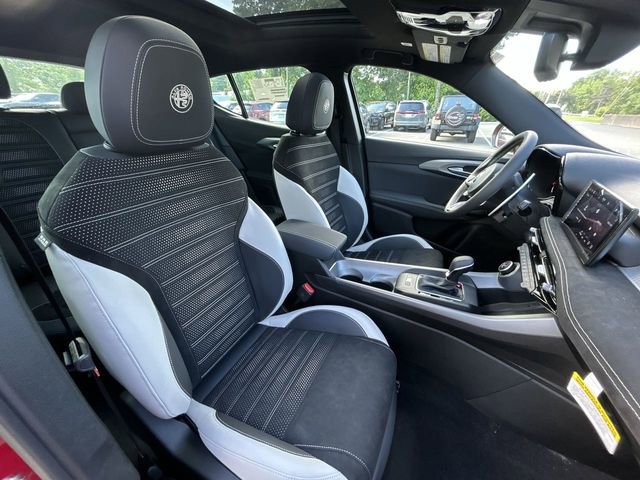 New 2026 Alfa Romeo Tonale w/ Active Assist Package AWD/4WD image 15