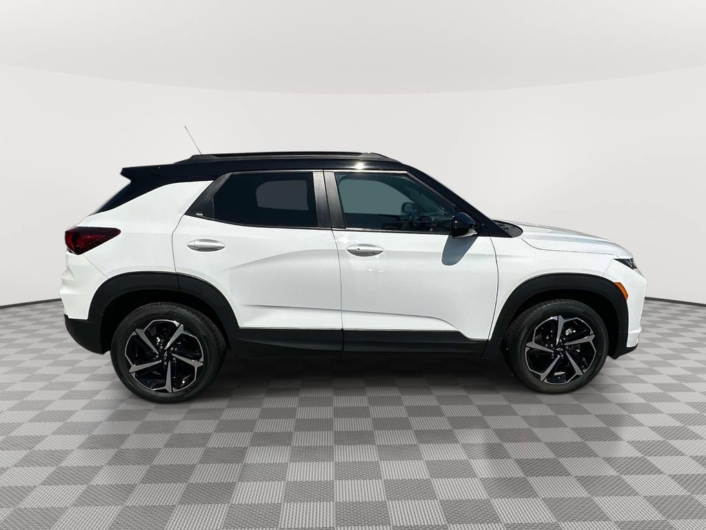 Used 2023 Chevrolet TrailBlazer RS w/ Convenience Package AWD/4WD image 2