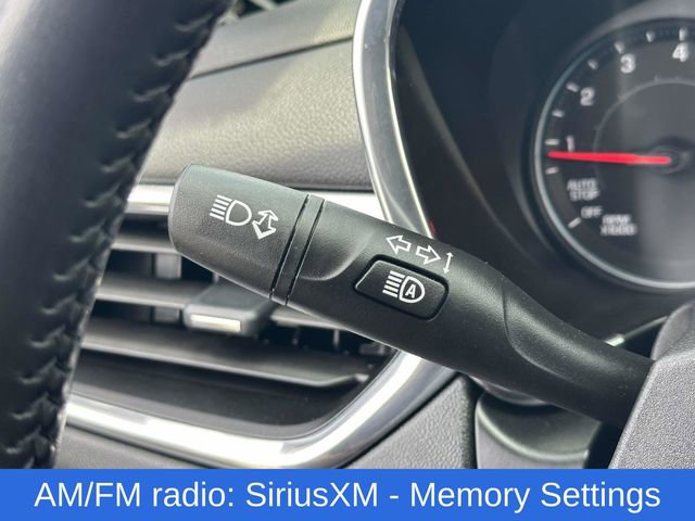 Used 2020 Chevrolet Equinox LT w/ Sport Edition FWD image 11