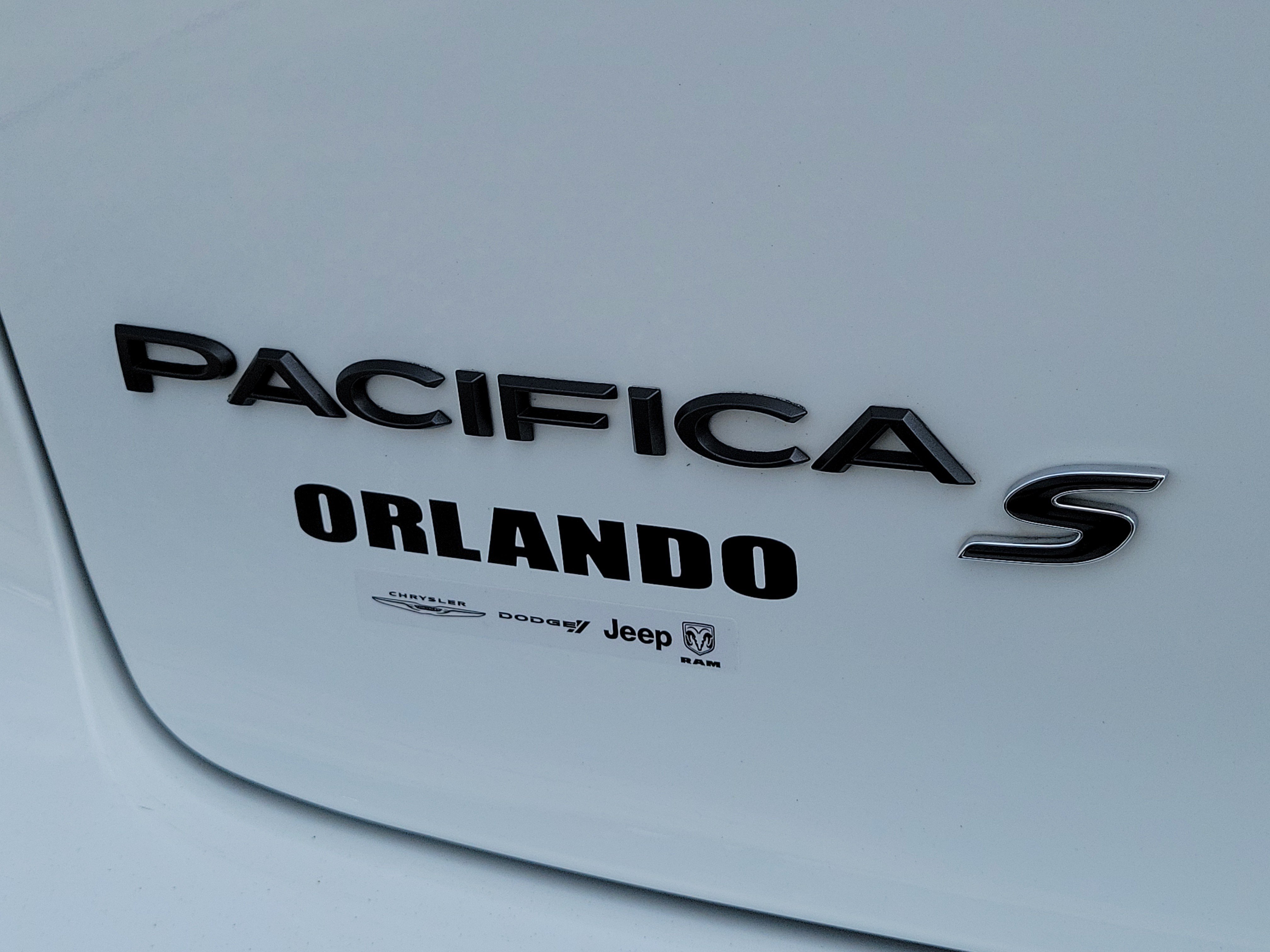 Certified 2023 Chrysler Pacifica Touring-L w/ S Appearance Package FWD image 10