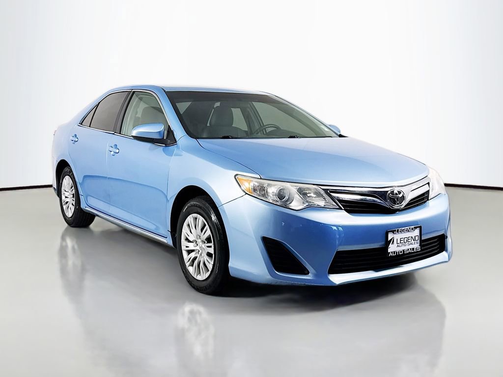 Used 2012 Toyota Camry LE FWD image 3