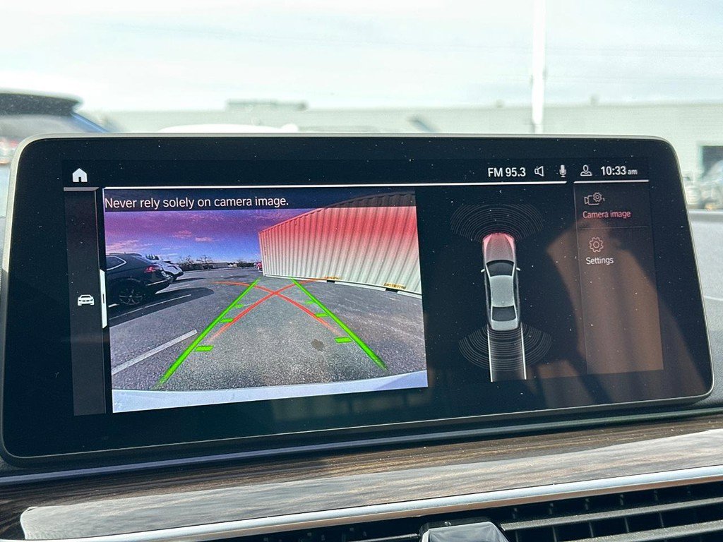 Used 2022 BMW 530i xDrive w/ Premium Package image 28