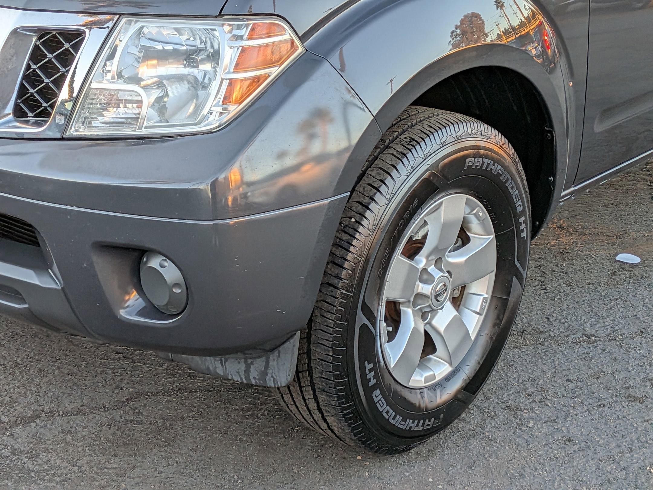 Used 2013 Nissan Frontier SV image 10