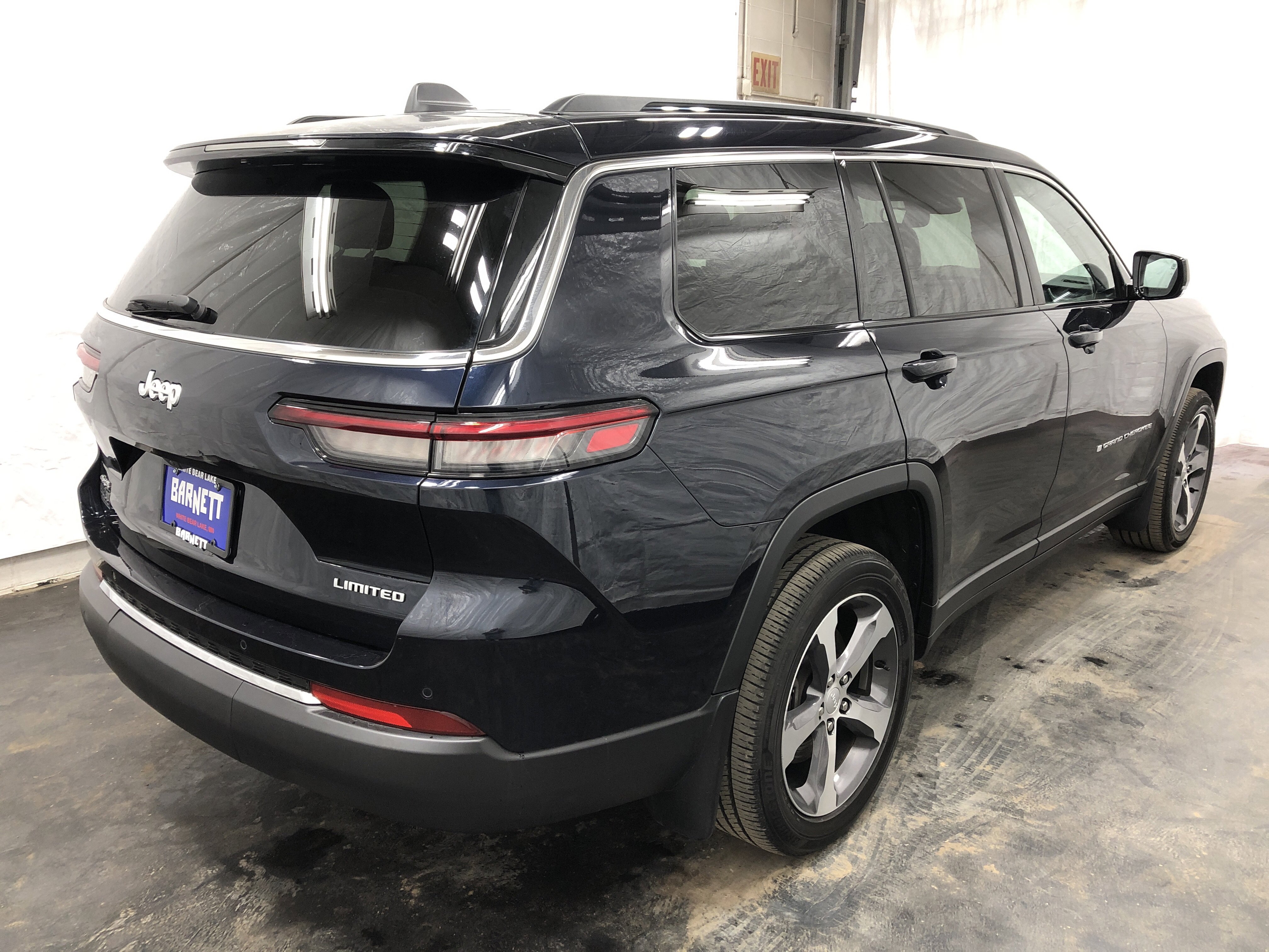Certified 2024 Jeep Grand Cherokee L Limited w/ Trailer Tow Package AWD/4WD image 5