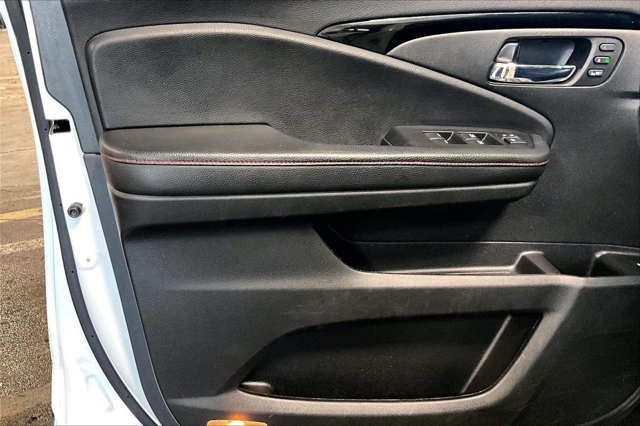 Used 2022 Honda Pilot Black Edition image 28