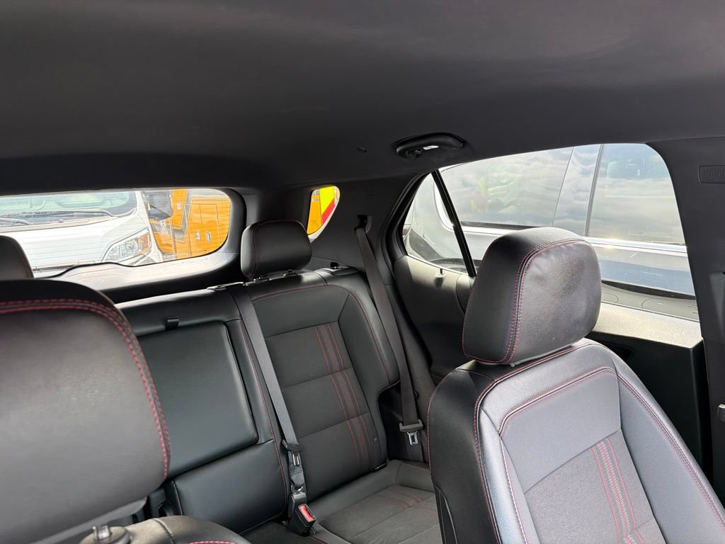 Used 2023 Chevrolet Equinox RS FWD image 30
